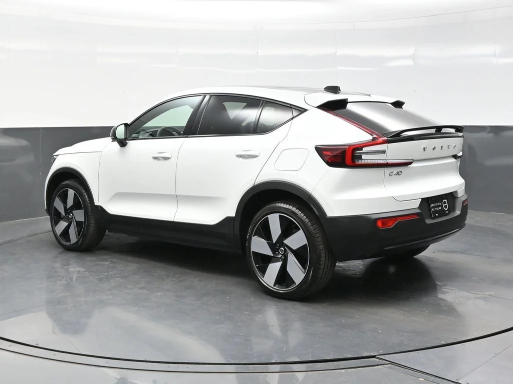 Certified Used 2023 Crystal White Volvo Plus image 4