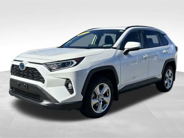 Used 2021 White Toyota XLE Premium image 1