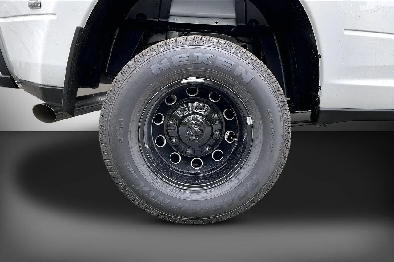 New 2026 Bright White Clearcoat RAM Big Horn image 34