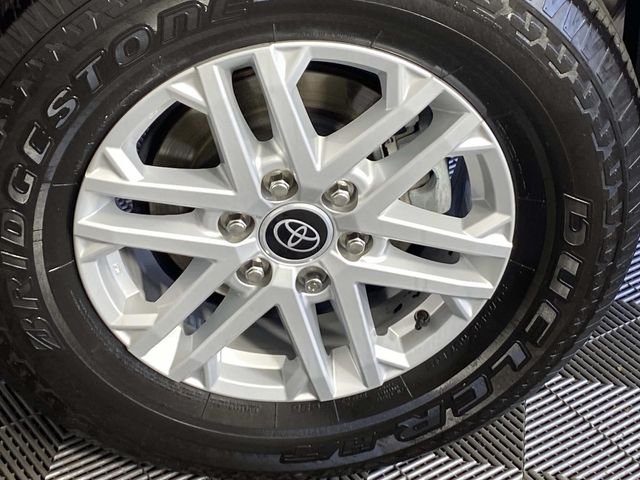 Used 2024 White Toyota SR5 image 34