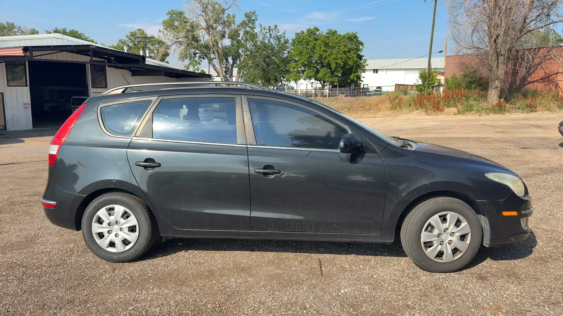 Used 2010 Gray Hyundai GLS image 4