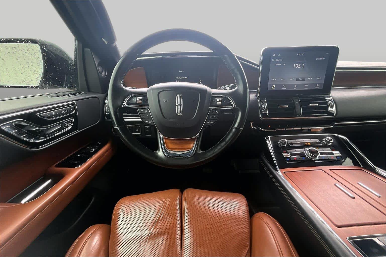 Used 2018 White Platinum Metallic Tri-Coat Lincoln Reserve image 6