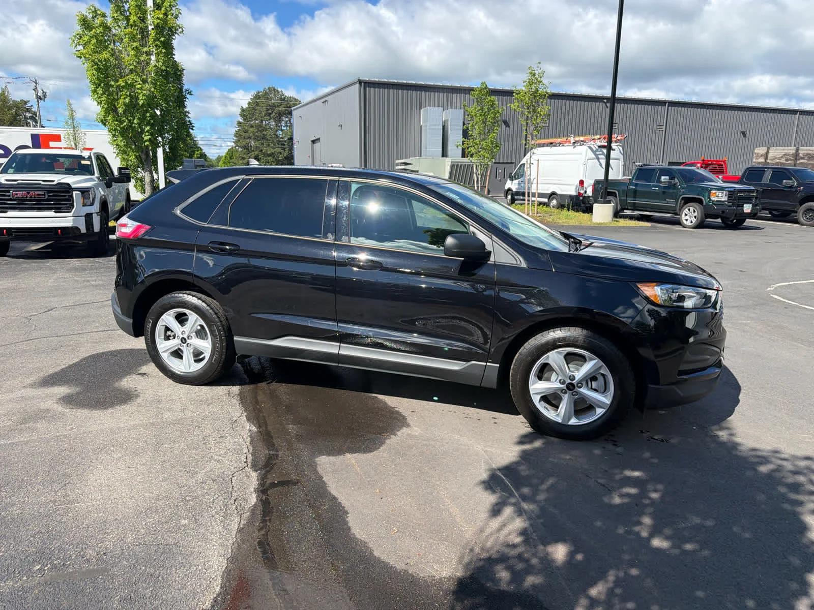Used 2024 Agate Black Ford SE image 4
