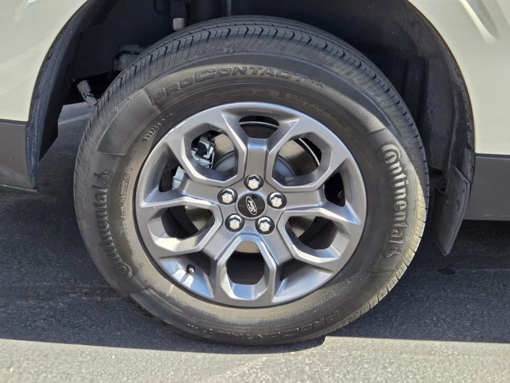 Used 2024 Terrain Ford XLT image 3