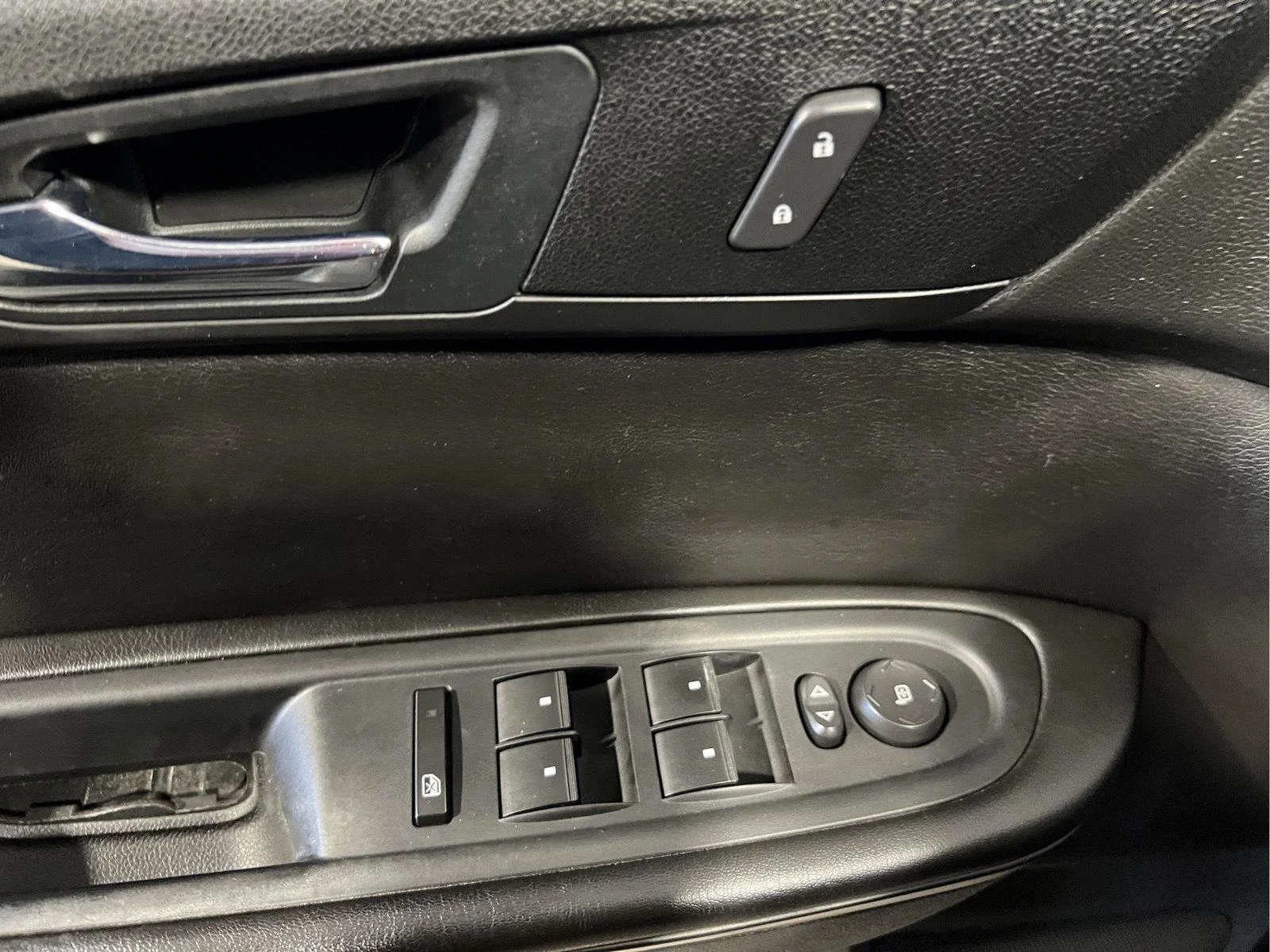 Used 2014 Black Granite Metallic Chevrolet LT image 13