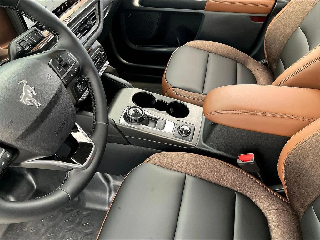 New 2026 Velocity Blue Metallic Ford Outer Banks® image 23