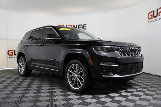 Used 2023 Black Jeep Summit image 38