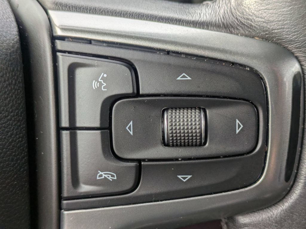 Used 2021 SUMMIT WHITE Chevrolet LT image 20