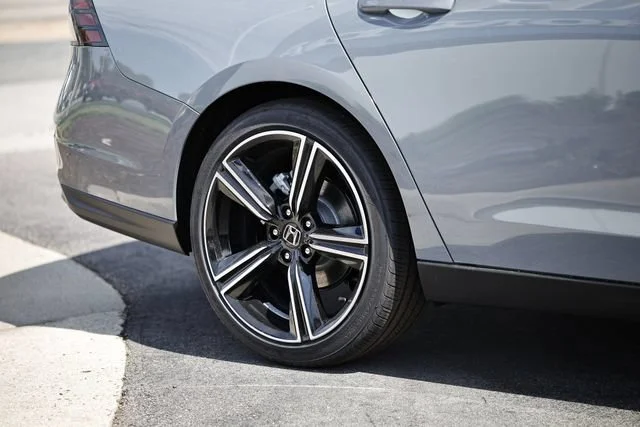 New 2026 Urban Gray Pearl Honda SE image 17