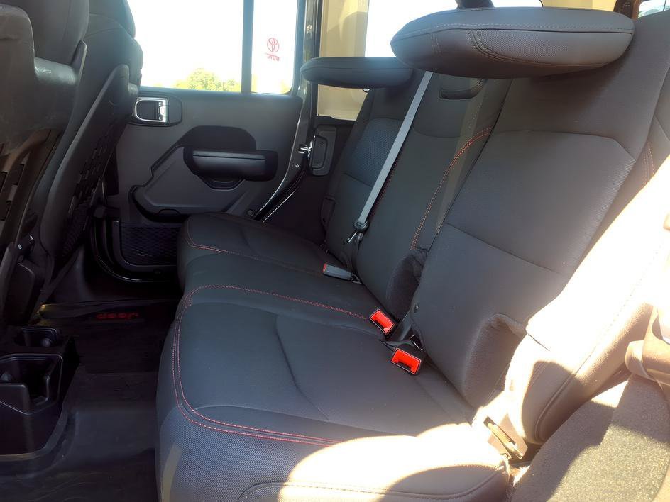 Used 2018 Granite Crystal Metallic Clearcoat Jeep Rubicon image 12