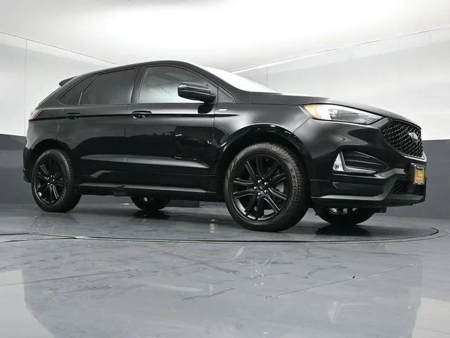 Certified Used 2024 Black Metallic Ford ST Line image 33