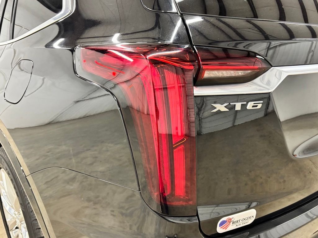 Used 2022 Black Cadillac Premium Luxury image 8