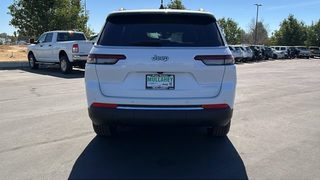New 2026 Bright White Clear-Coat Exterior Paint Jeep Laredo image 4