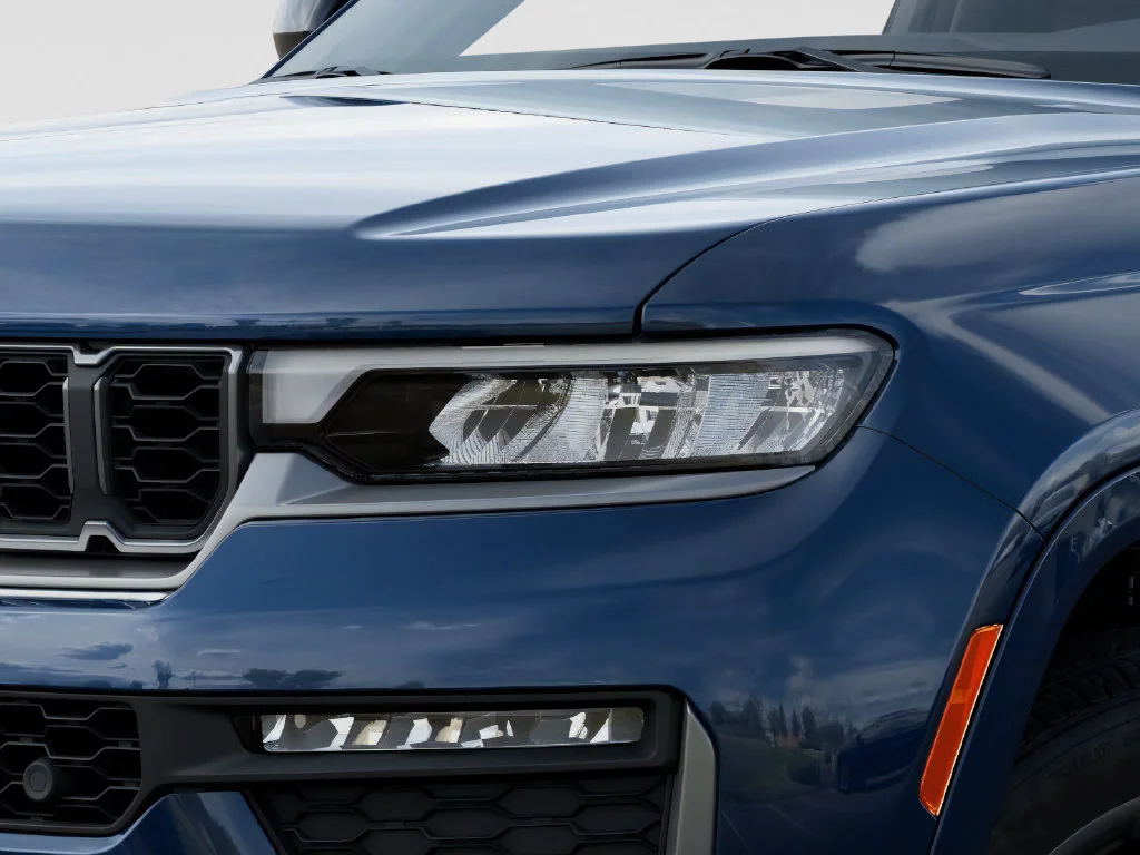 New 2027 Fathom Blue Pearl-Coat Paint Jeep Limited Reserve image 10