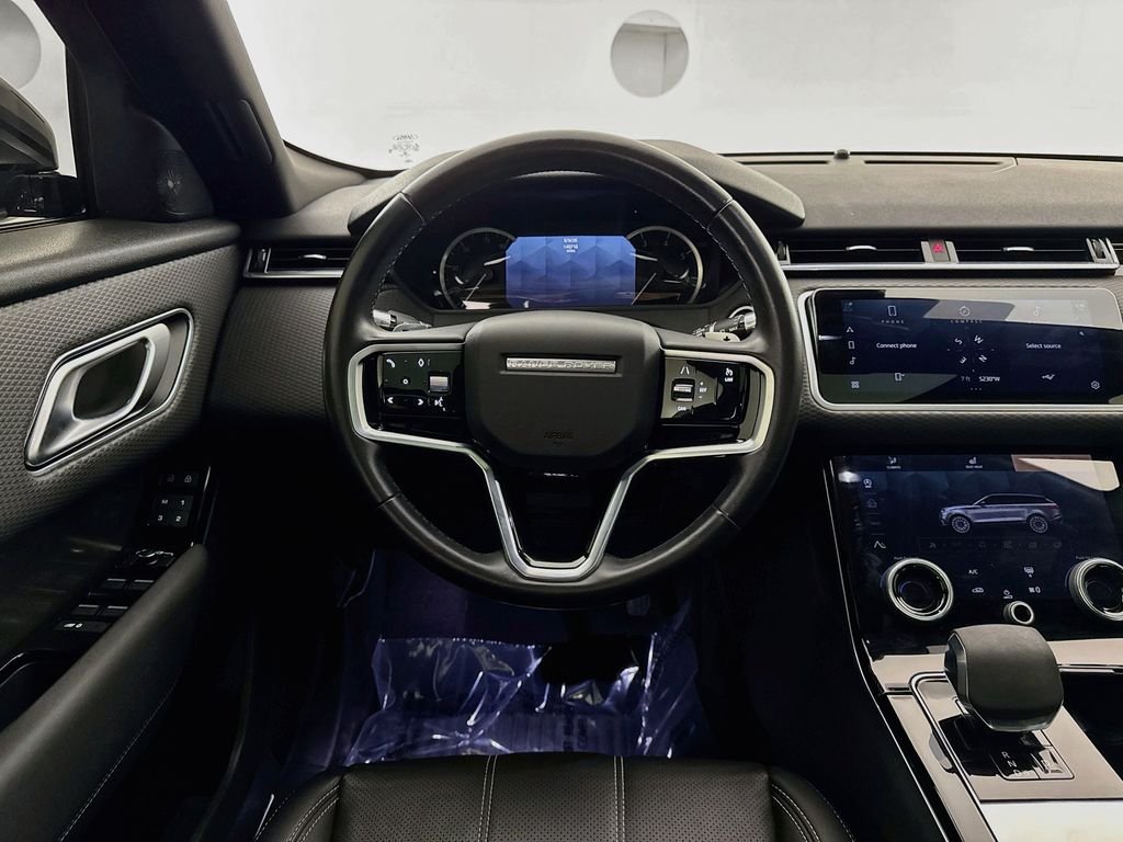 Used 2022 Black Land Rover S image 23