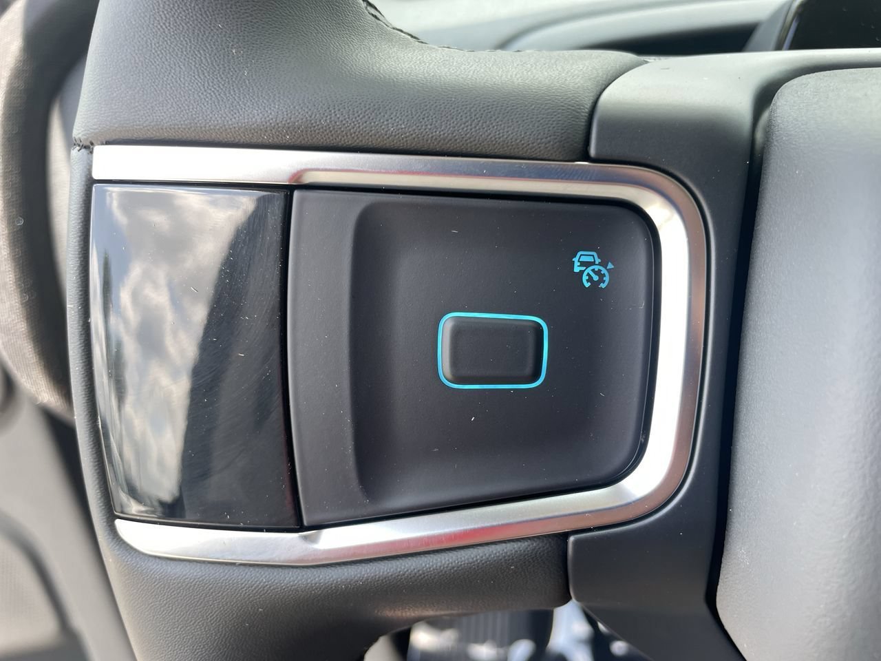 New 2027 Nocturnal Blue Metallic Ford Active image 26