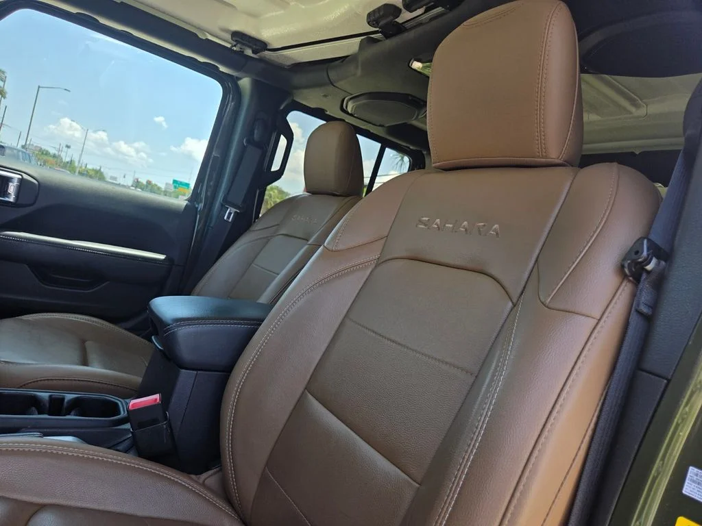 Used 2020 Green Jeep Unlimited Sahara image 11