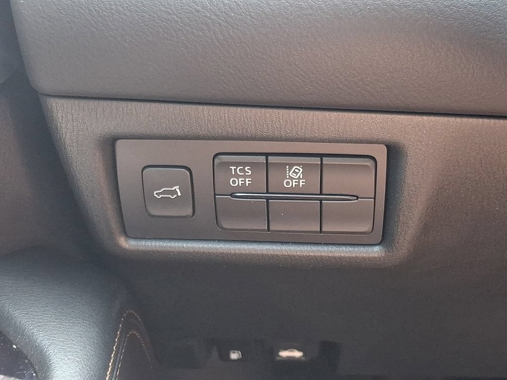 Used 2020 Black Mazda Grand Touring image 25