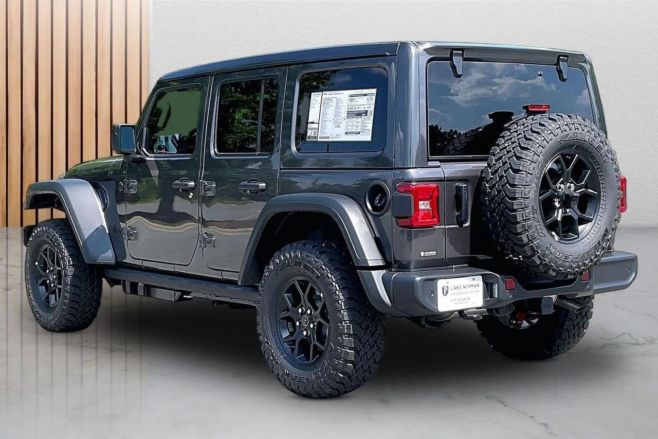 New 2026 Granite Crystal Metallic Clear-Coat Exterior Paint Jeep Sport image 7