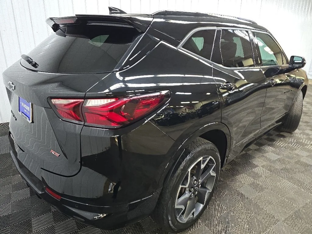Used 2022 Black Chevrolet RS image 10