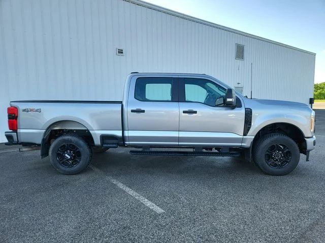 Used 2023 Silver Ford XL image 9