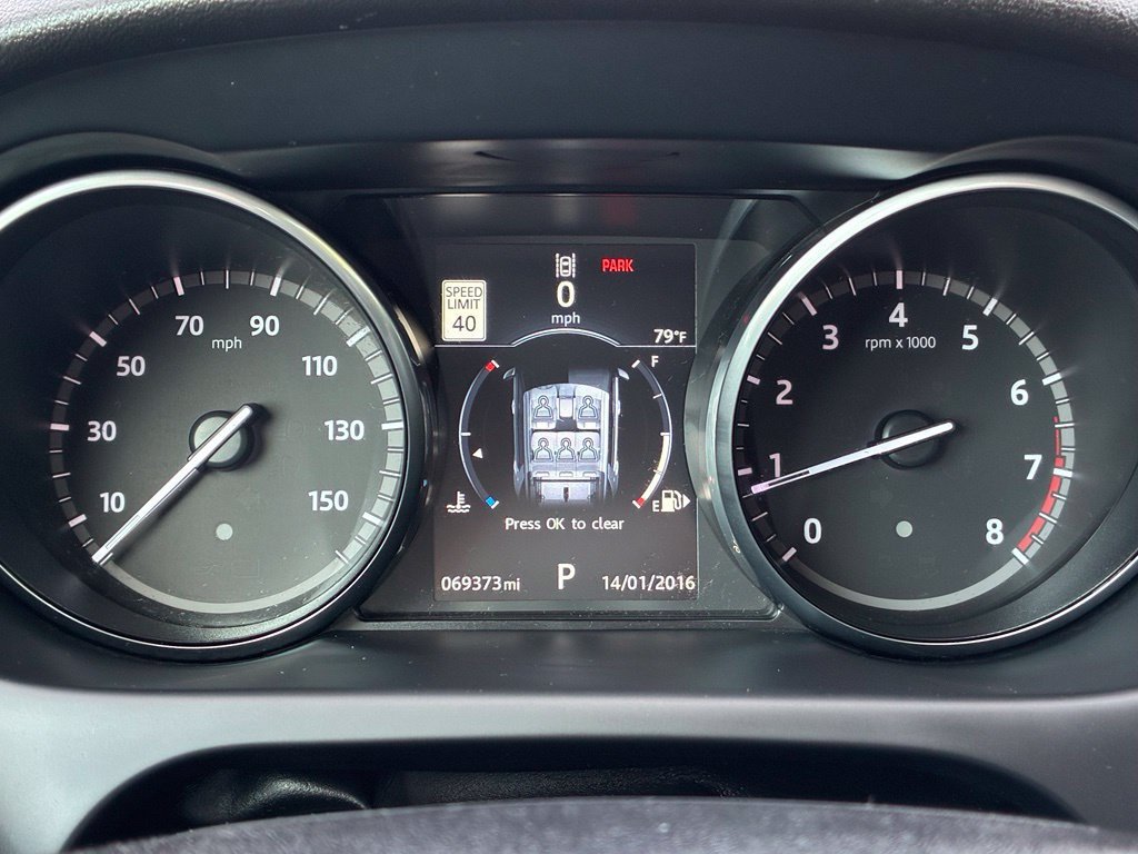 Used 2017 White Land Rover HSE image 20