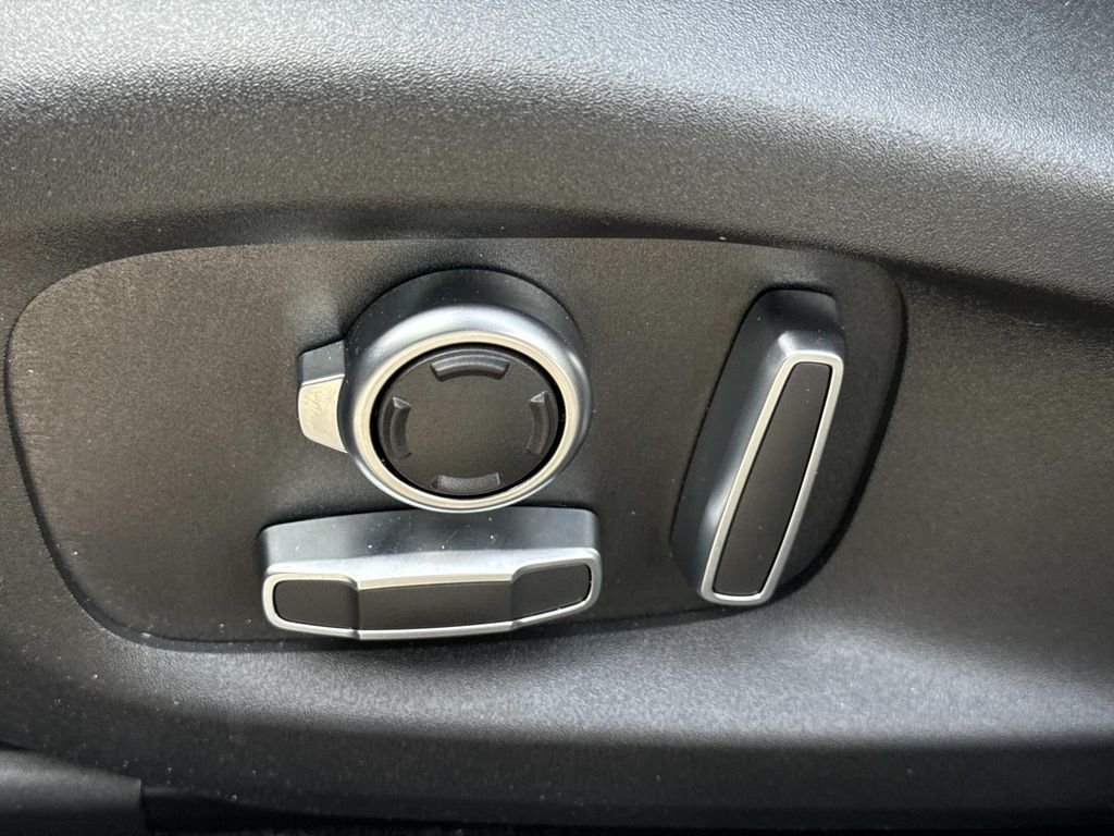 2026 Jaguar F-Pace R-Dynamic S - Photo 21