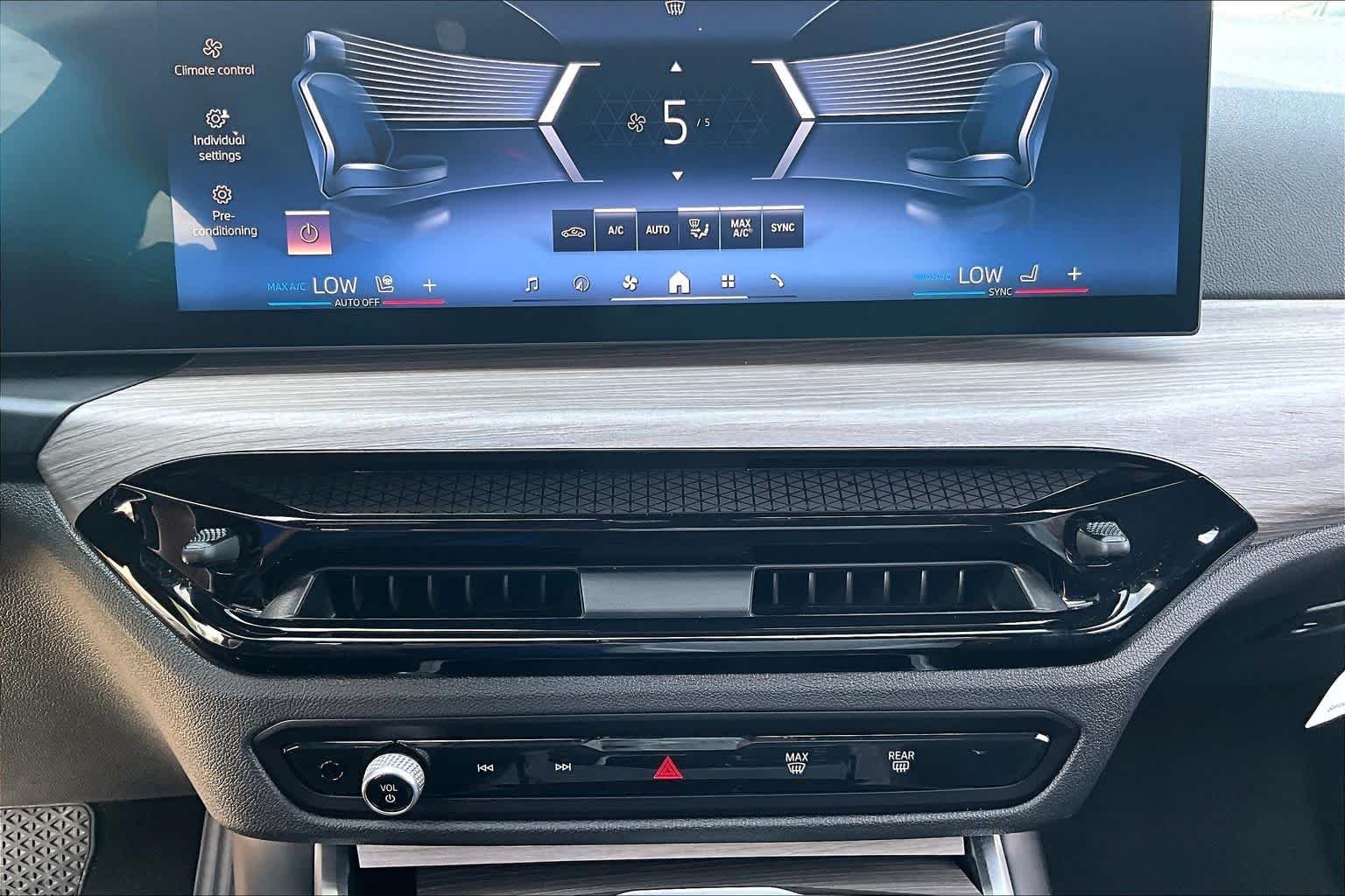 Used 2026 Vegas Red Metallic BMW 430i image 32