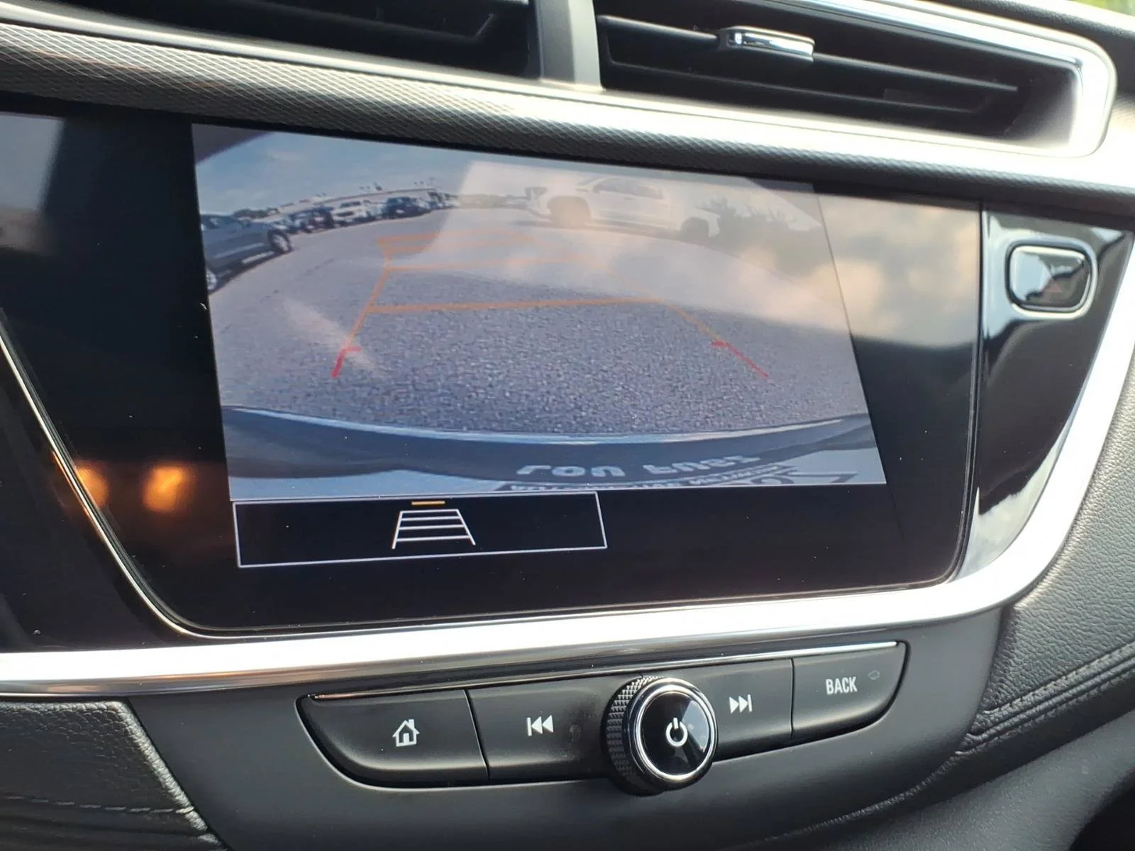 Used 2023 Ebony Twilight Metallic Buick Essence image 8