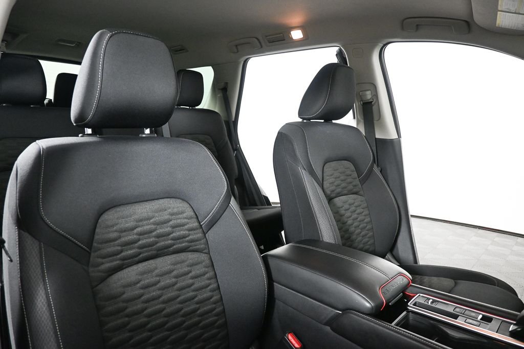 Used 2022 Black Nissan S image 19
