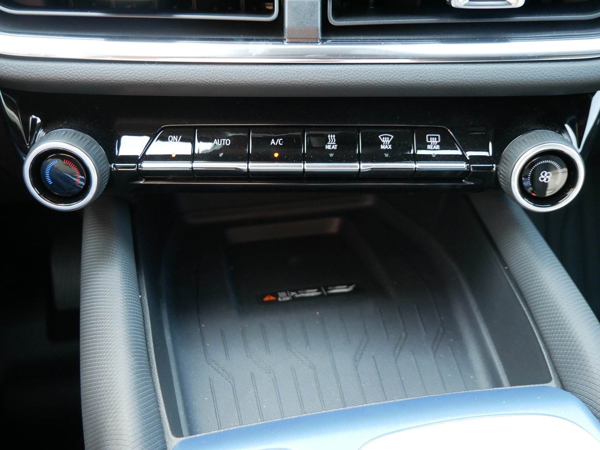 2026 Chevrolet Equinox EV 2LT - Photo 8