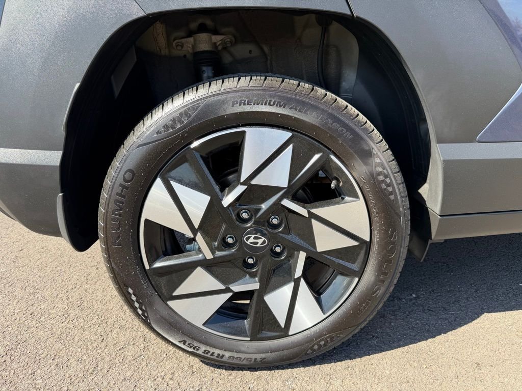 Used 2025 Denim Blue Pearl Hyundai SEL Convenience image 10