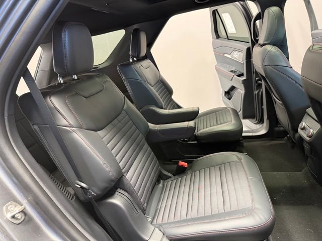 New 2026 Carbonized Gray Metallic Ford ST-Line image 29