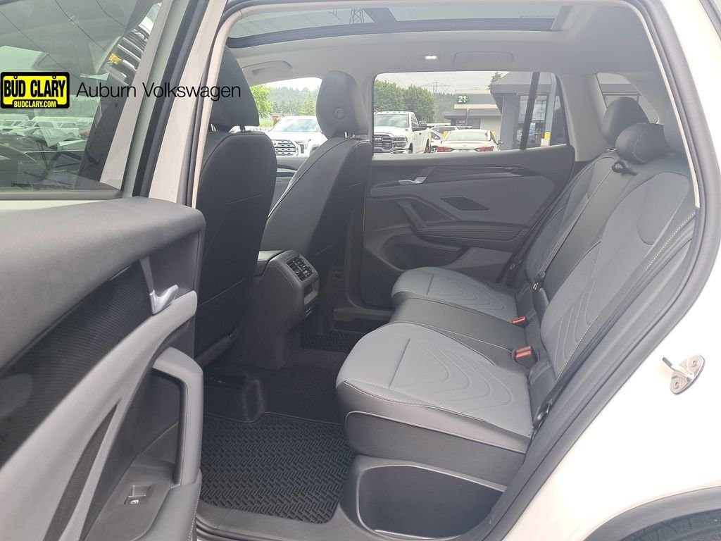 New 2026 White/off-white Volkswagen 2.0T SE image 22