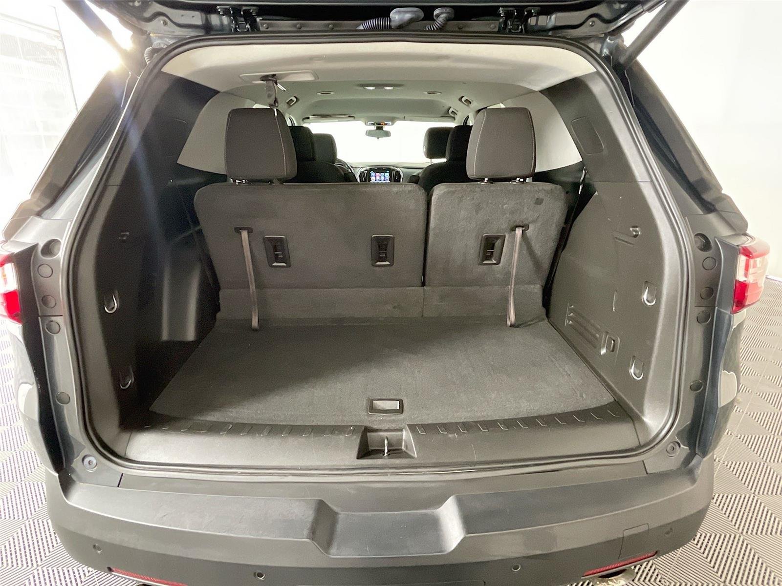 Used 2019 Graphite Metallic Chevrolet LT Cloth image 28