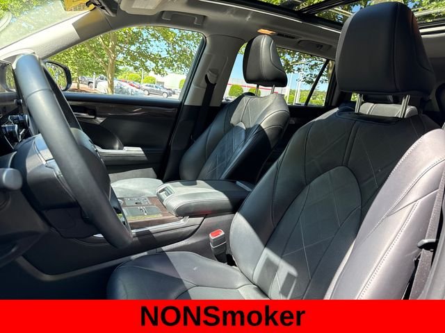 Used 2024  Toyota Platinum image 14