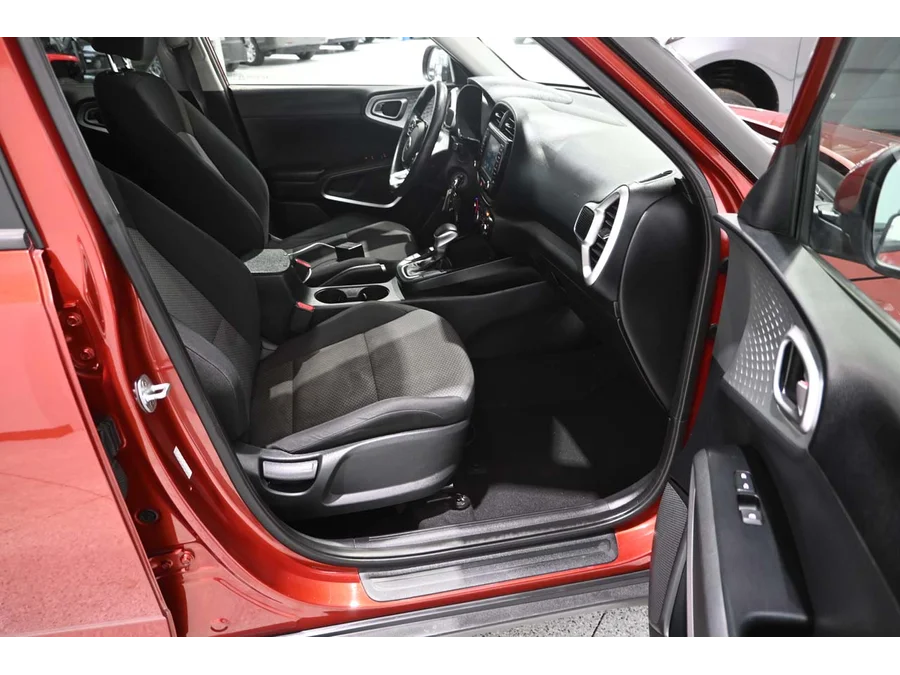 Used 2020 RED Kia LX Mobility Handicap Van image 15