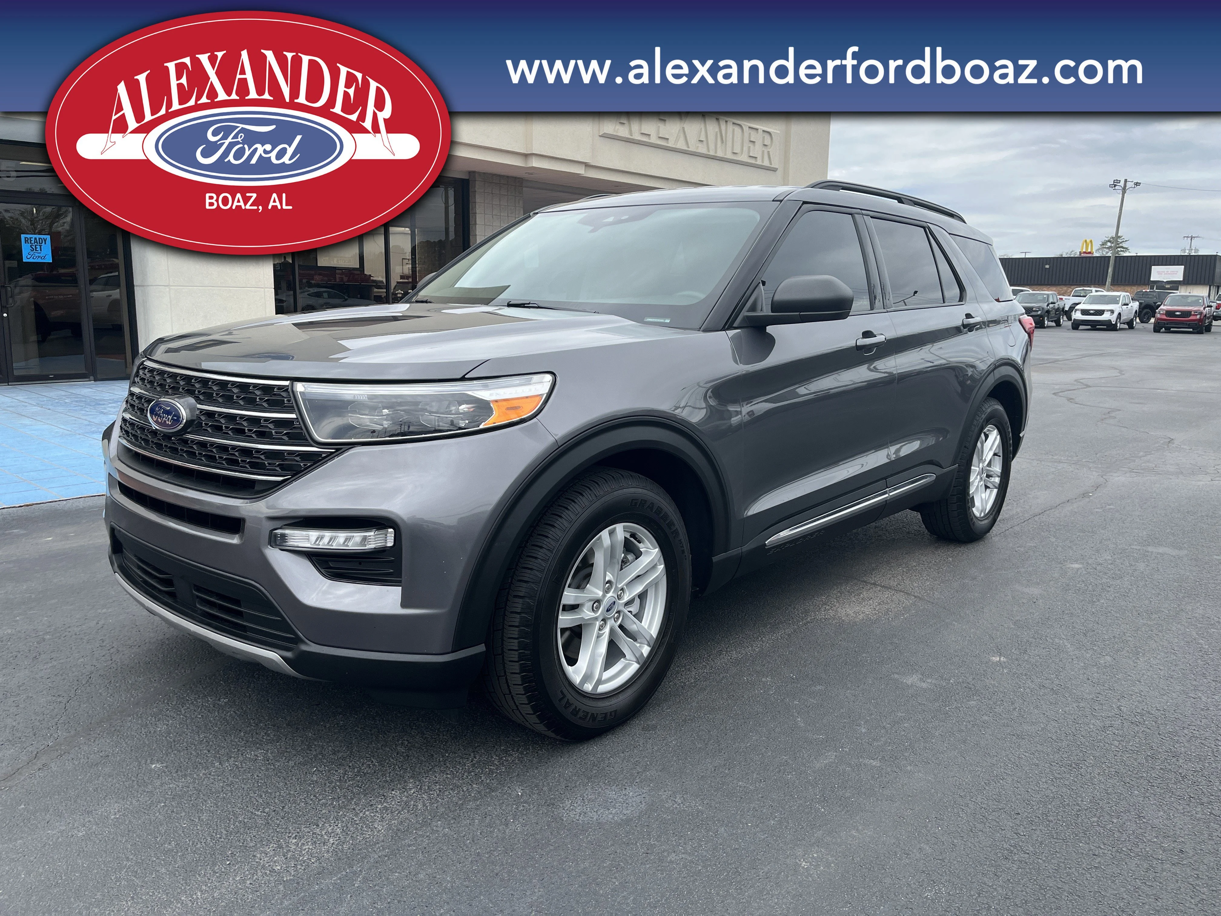 2023 Ford Explorer XLT RWD's photo