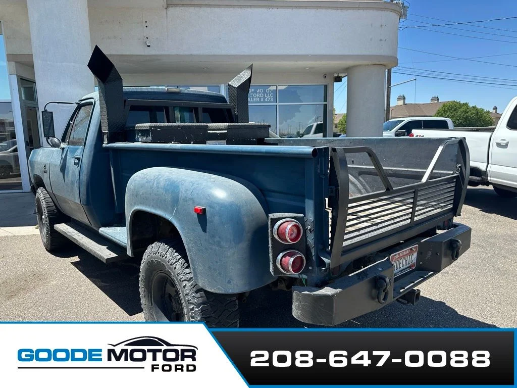 Used 1992 Blue Dodge Base image 5