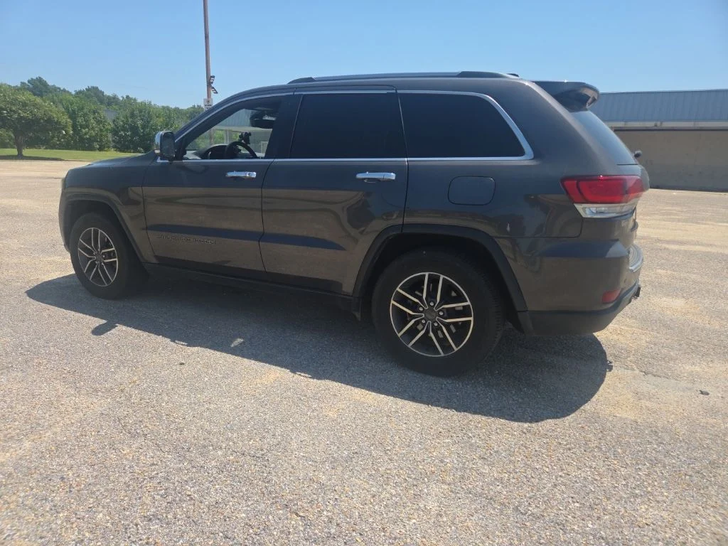 Used 2020 Gray Jeep Limited image 14