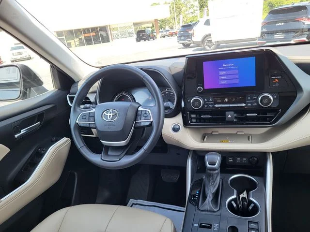 Used 2024 Silver Toyota XLE image 16