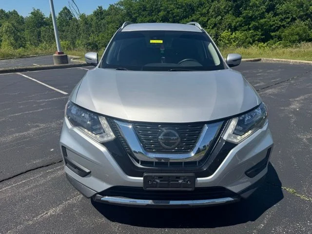 Used 2020 Brilliant Silver Metallic Nissan SV image 8