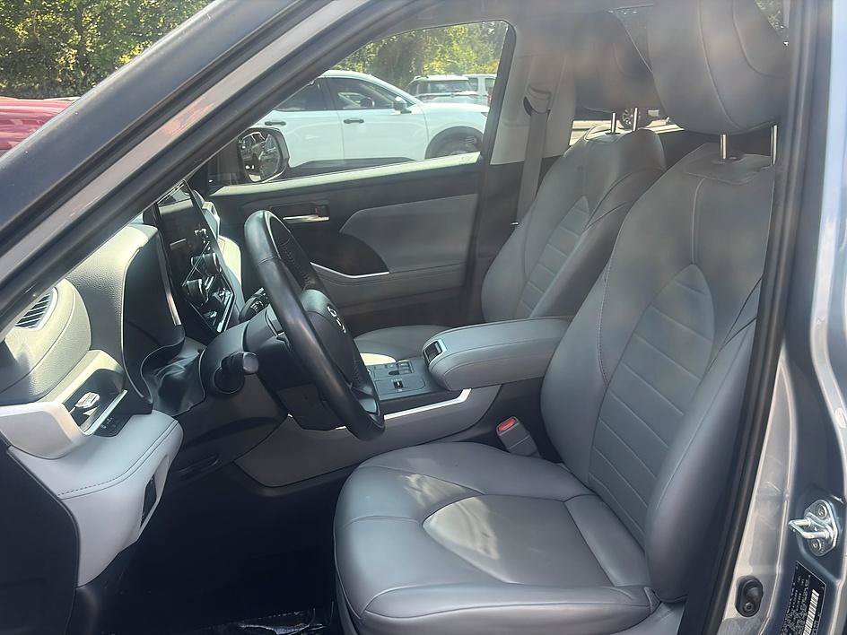 Used 2023 Moon Dust Toyota XLE image 42