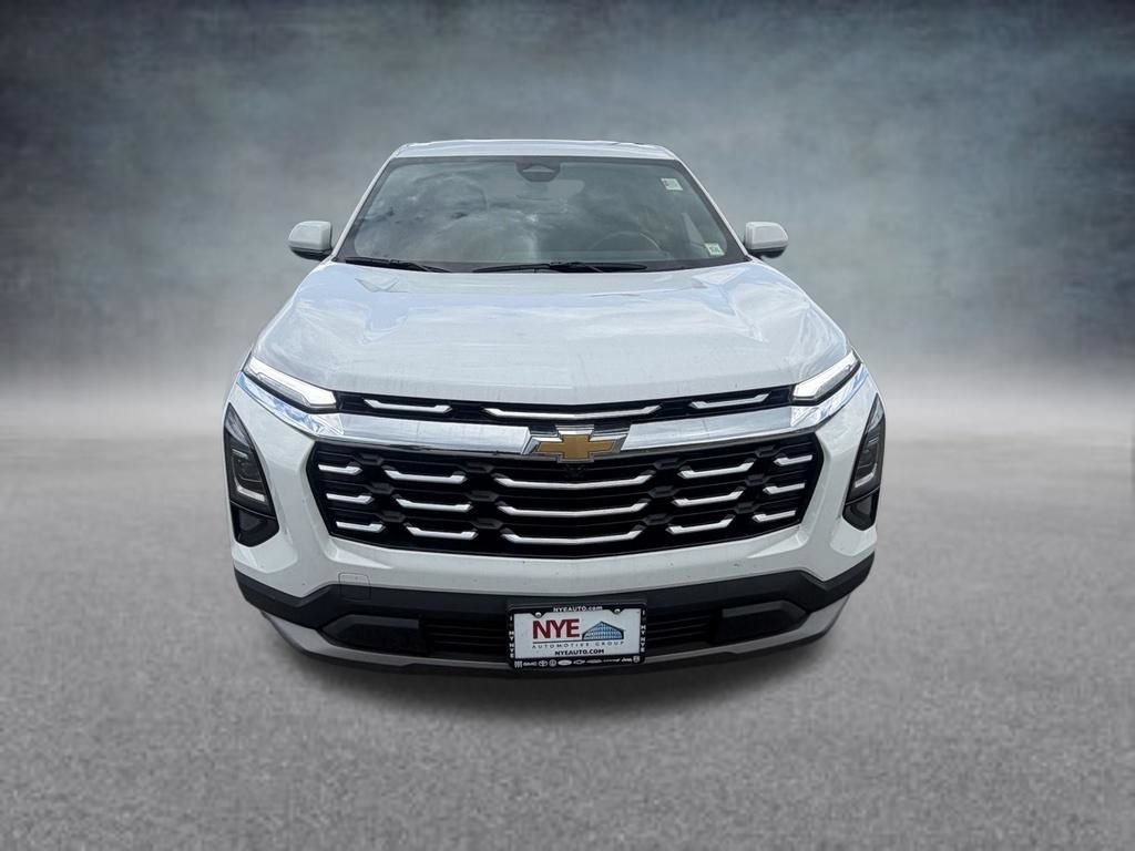 Used 2026 Summit White Chevrolet LT image 9