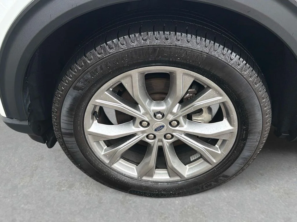 Used 2023 White Ford Limited image 12