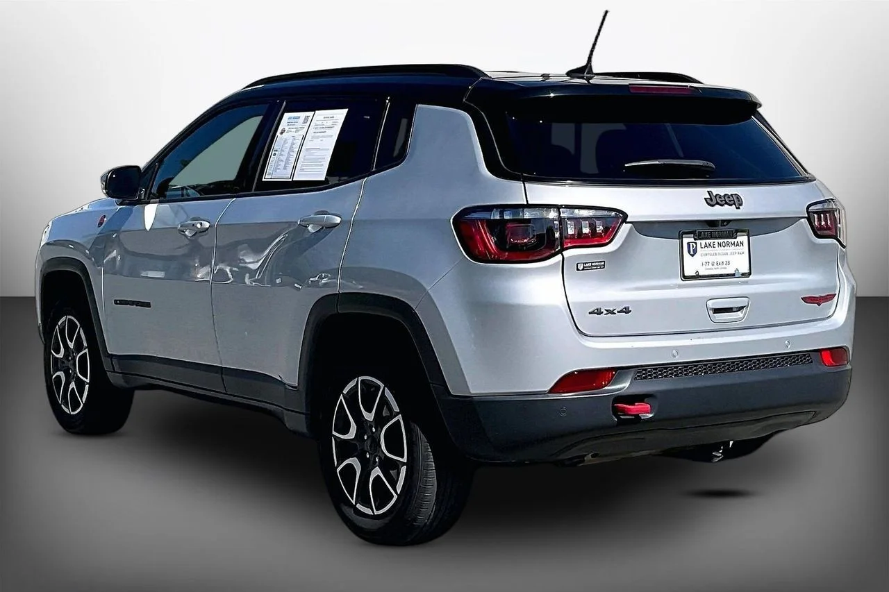 Certified Used 2024 Silver Jeep Trailhawk image 6