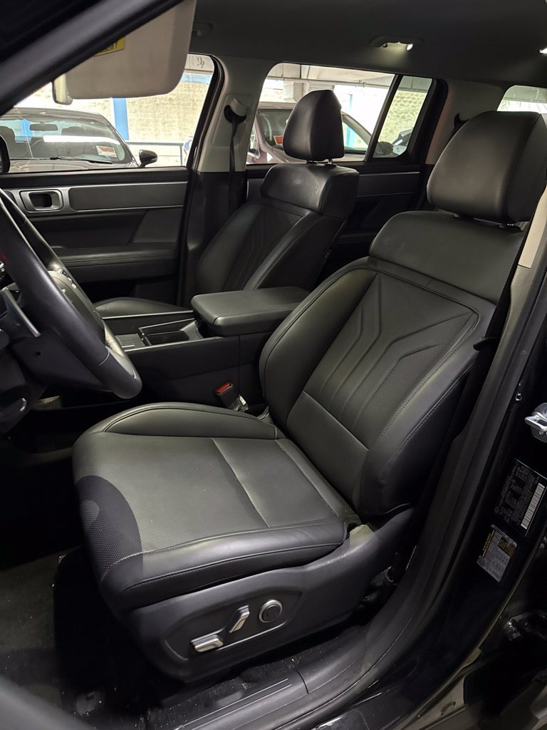 Certified Used 2026 Black Hyundai SEL image 5