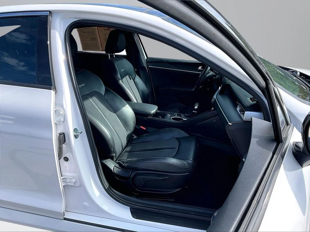 Used 2021 White Kia GT-Line image 8