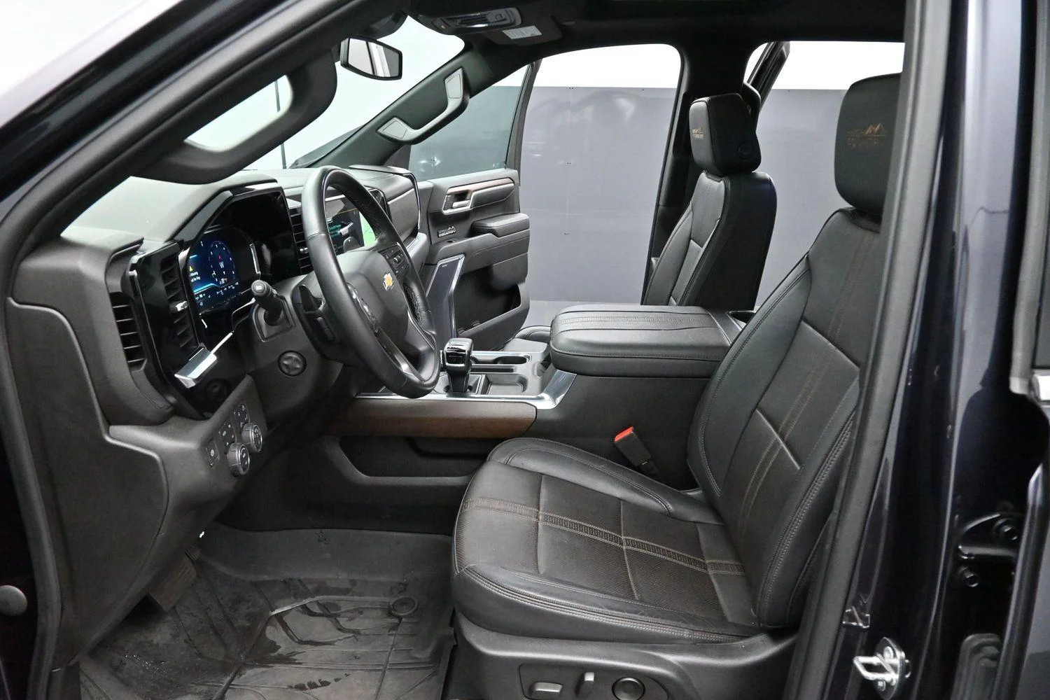 Used 2023 Dark Ash Metallic Chevrolet High Country image 12