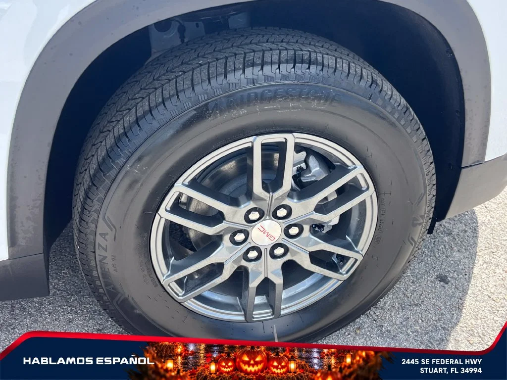 New 2026 Summit White GMC Elevation image 21